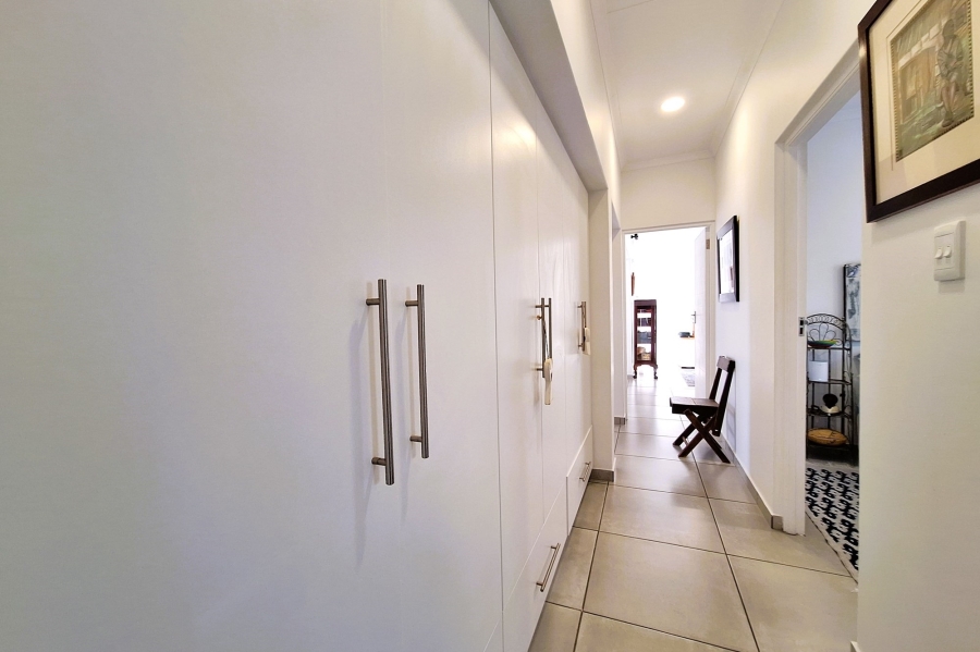 3 Bedroom Property for Sale in Sandy Point Western Cape